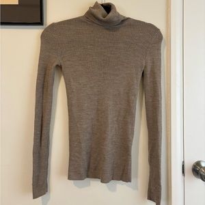 Uniqlo merino wool turtleneck
